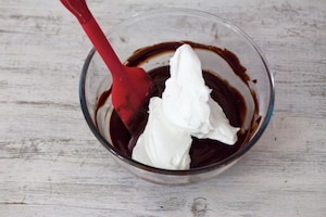 Preparazione Torta tenerina ai lamponi - Fase 3