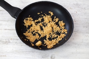 Preparazione Capesante al burro, limone e prezzemolo con sabbia all'aglio - Fase 1