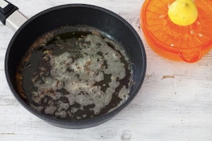 Preparazione Capesante al burro, limone e prezzemolo con sabbia all'aglio - Fase 3