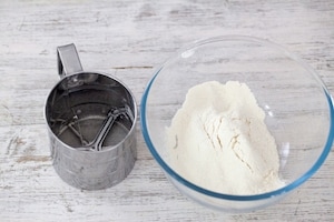 Preparazione Crepes senza uova - Fase 1