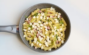 Preparazione Fusilli con zucchine e pancetta - Fase 3