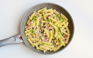 Preparazione Fusilli con zucchine e pancetta - Fase 2