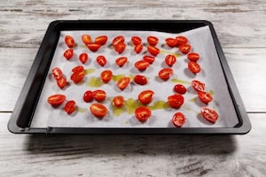 Preparazione Panettone farcito salato con zucca, crema alla trapanese e gamberi - Fase 4