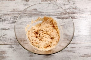 Preparazione Panettone farcito salato con zucca, crema alla trapanese e gamberi - Fase 6