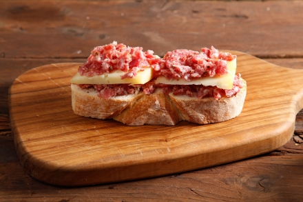 Preparazione Panino con finocchiona e pecorino - Fase 3 Preparazione Panino con finocchiona e pecorino - Fase 3