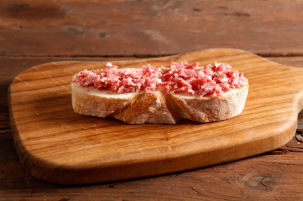 Preparazione Panino con finocchiona e pecorino - Fase 2 Preparazione Panino con finocchiona e pecorino - Fase 2