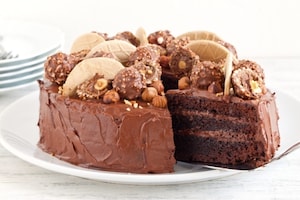 Preparazione Torta Ferrero Rocher - Fase 5