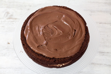 Preparazione Torta Ferrero Rocher - Fase 4 Preparazione Torta Ferrero Rocher - Fase 4