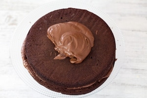 Preparazione Torta Ferrero Rocher - Fase 4