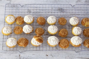 Preparazione Bigné craquelin con crema al mascarpone e caffè - Fase 7