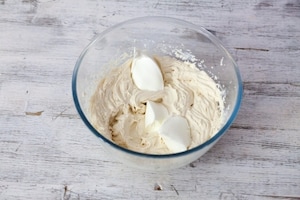 Preparazione Bigné craquelin con crema al mascarpone e caffè - Fase 6