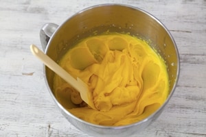 Preparazione Bigné craquelin con crema al mascarpone e caffè - Fase 4