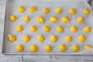Preparazione Bigné craquelin con crema al mascarpone e caffè - Fase 5