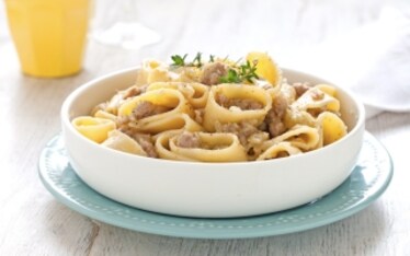 Calamarata ai cardi e salsiccia