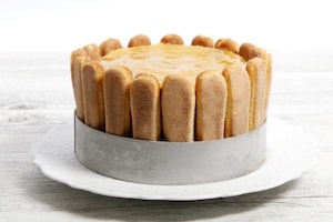 Preparazione Charlotte al cioccolato fondente e gelée all’arancia - Fase 3