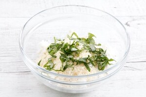 Preparazione Corona di pane ai formaggi, pomodoro e pancetta - Fase 2