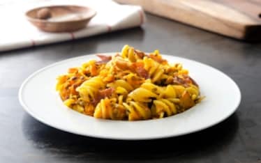 Fusillotti con zucca, lenticchie e prosciutto croccante