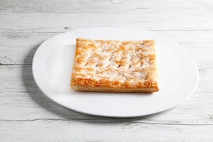 Preparazione Millefoglie con panna, ganache fondente e amarene - Fase 2