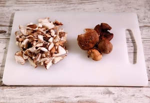 Preparazione Panettone farcito salato con caviale di limone e funghi shiitake - Fase 1