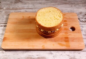 Preparazione Panettone farcito salato con pomodori confit, burrata e alici - Fase 4