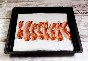 Preparazione Panettone farcito salato con uova di quaglia, fesa di tacchino e peperoncino - Fase 1