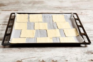 Preparazione Sfogliatelle monoporzione con radicchio, noci, ricotta e miele - Fase 2