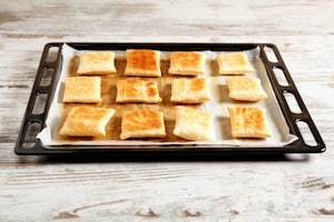 Preparazione Sfogliatelle monoporzione con radicchio, noci, ricotta e miele - Fase 2