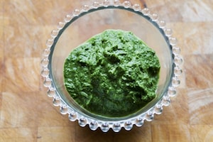 Preparazione Spaghettoni con pesto di cicoria, biete e acciughe - Fase 5