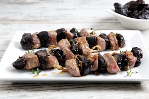 Preparazione Spiedini di manzo e prugne d'Agen - Fase 3