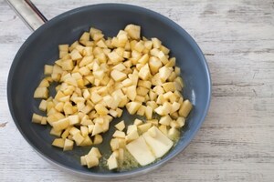 Preparazione Strudel veloce di mele - Fase 3