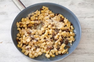 Preparazione Strudel veloce di mele - Fase 4