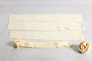 Preparazione Torta natalizia ricoperta di cioccolato bianco - Fase 6