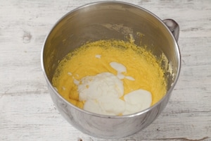 Preparazione Ciambellone ai mirtilli - Fase 3