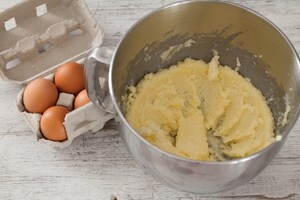 Preparazione Ciambellone ai mirtilli - Fase 2