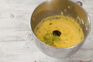 Preparazione Ciambellone ai mirtilli - Fase 2