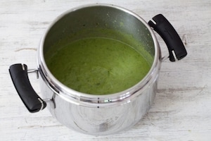 Preparazione Crema di broccoli al latte di cocco - Fase 2