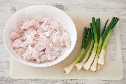 Preparazione Pollo alle mandorle - Fase 1 Preparazione Pollo alle mandorle - Fase 1