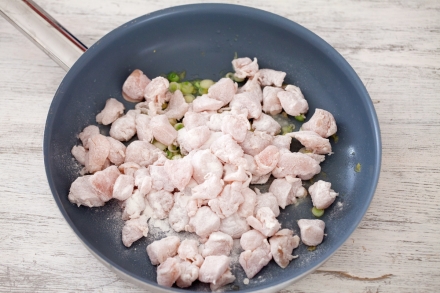 Preparazione Pollo alle mandorle - Fase 2 Preparazione Pollo alle mandorle - Fase 2