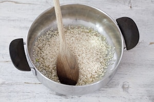 Preparazione Risotto pere e taleggio - Fase 1