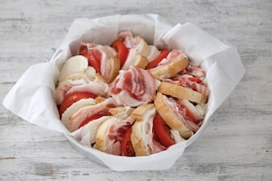 Preparazione Torta di pane, pancetta e formaggi - Fase 2