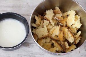 Preparazione Torta di pane salata - Fase 1