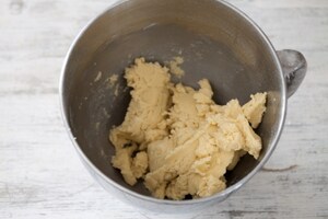 Preparazione Biscotti uovo di Pasqua - Fase 2