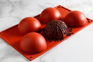 Preparazione Charlotte con meringa e crema pasticciera al cardamomo - Fase 7