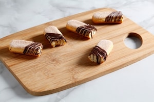 Preparazione Charlotte con meringa e crema pasticciera al cardamomo - Fase 8