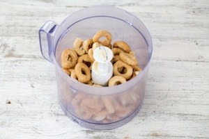 Preparazione Cheesecake alla ricotta, noci e pomodori secchi - Fase 1