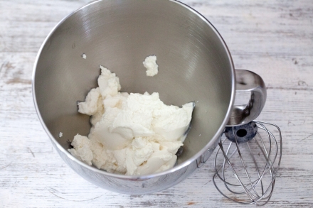 Preparazione Cheesecake alla ricotta, noci e pomodori secchi - Fase 3 Preparazione Cheesecake alla ricotta, noci e pomodori secchi - Fase 3
