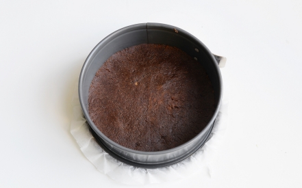 Preparazione Cheesecake arancia e cioccolato - Fase 2 Preparazione Cheesecake arancia e cioccolato - Fase 2