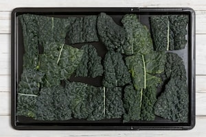 Preparazione Chips di cavolo nero al forno - Fase 2