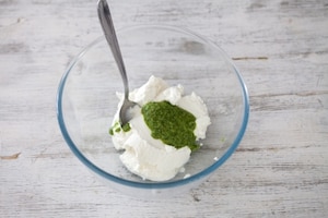 Preparazione Involtini di melanzane, ricotta e noci - Fase 3
