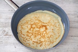 Preparazione Rotolini di crepes agli asparagi - Fase 1